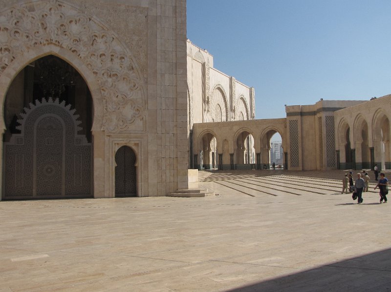 120312_binnenplaats moskee hassan ii.jpg - De binnenplaats van de Hassan II moskee.